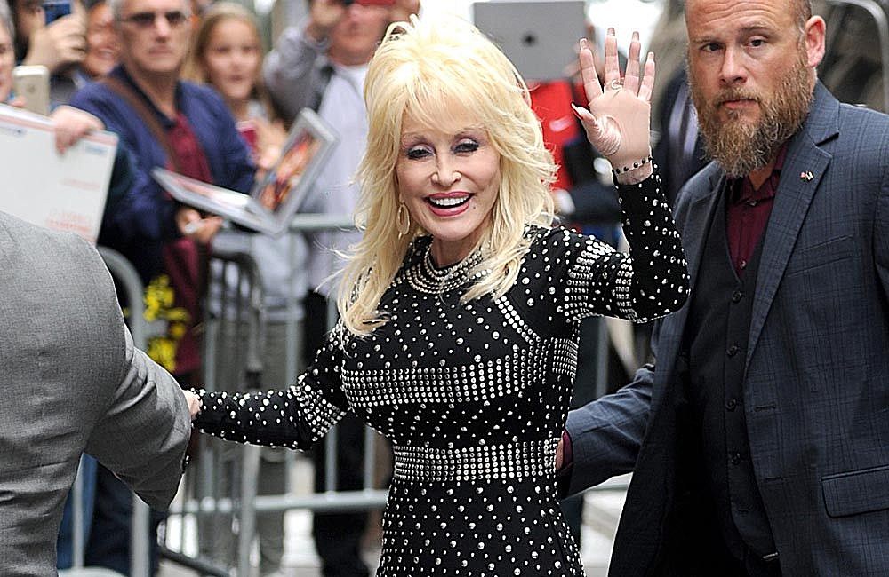 Paul McCartney and Ringo Starr team up with Dolly Parton on Let It Be, The  Beatles