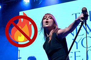 Paramore’s Hayley Williams Reacts to Pyro Mixup – ‘Somebody’s...