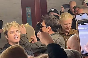 Green Day Start Six-Song Subway Station Set in Disguise, Play...