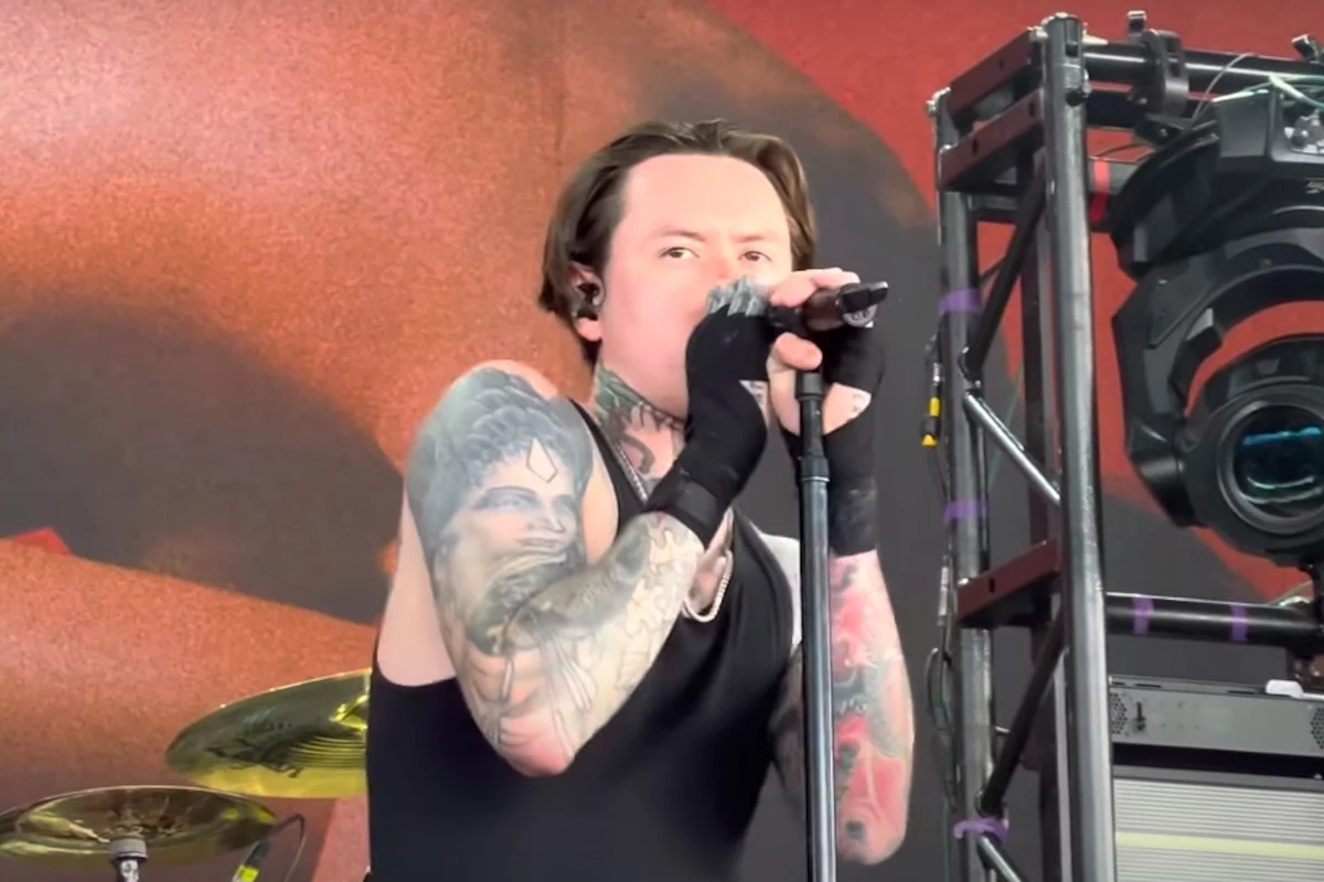 Bad Omens’ Noah Sebastian Doesn’t Think Social Media Is Healthy Bad Omens’ Noah Sebastian Doesn’t Think Social Media Is Healthy