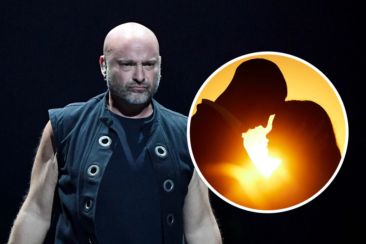 Disturbed's David Draiman Shares Photo With His New Girlfriend Disturbed's David Draiman Shares Photo With His New Girlfriend