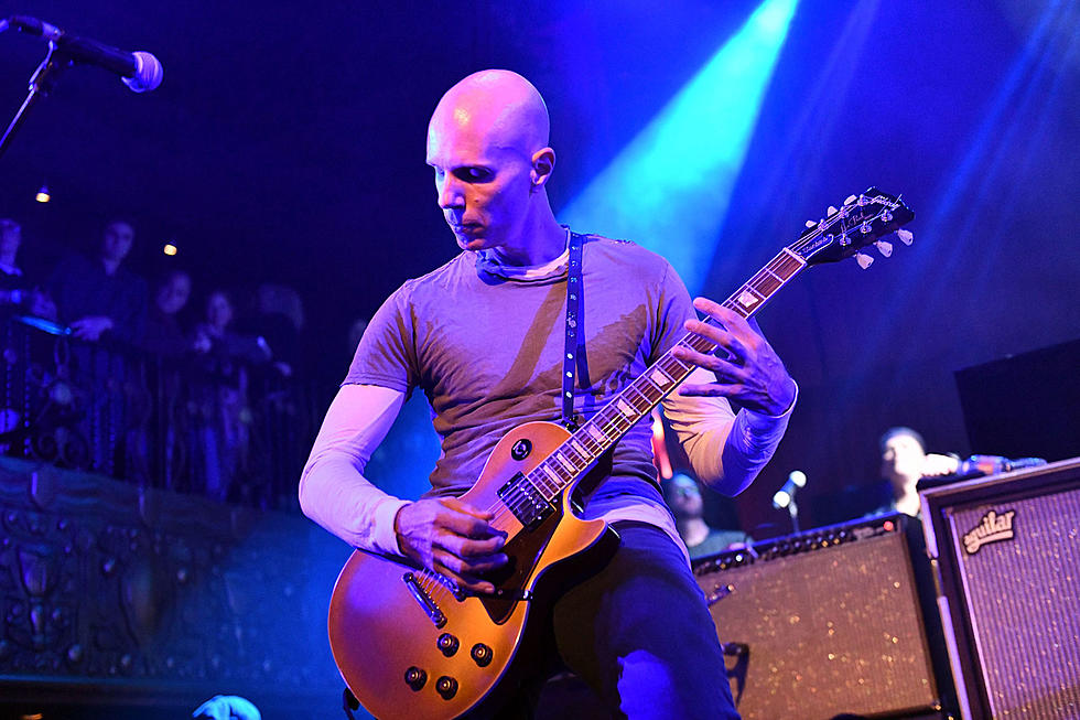 A Perfect Circle’s Billy Howerdel Jokes About ‘Sessanta’ Tour Stage Role – ‘I Don’t Know if I’m Gonna Be Knitting a Sweater’