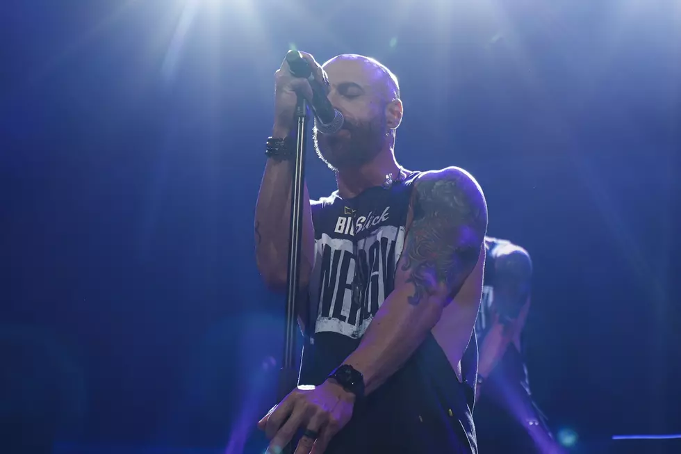 Interview: Chris Daughtry Dives Deep Into Powerful New Song, &#8216;Pieces&#8217;