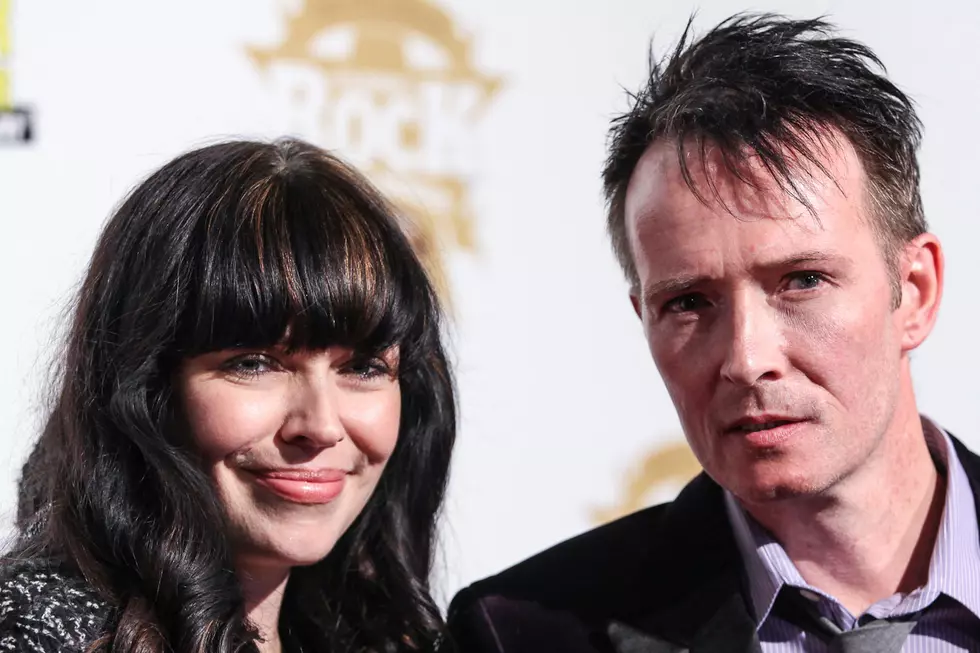 Scott Weiland’s Widow Reveals ‘Truth’ About His Death &#8211; ‘He Didn’t F–king Overdose’