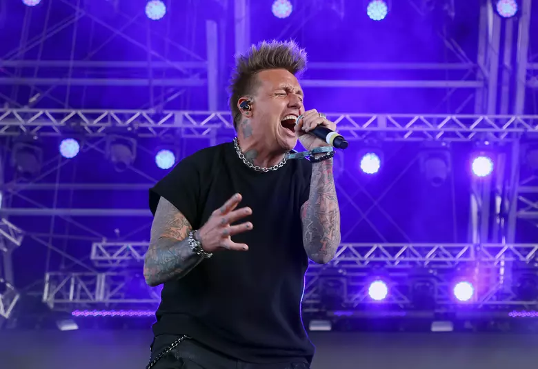 jacoby shaddix of papa roach in 2022