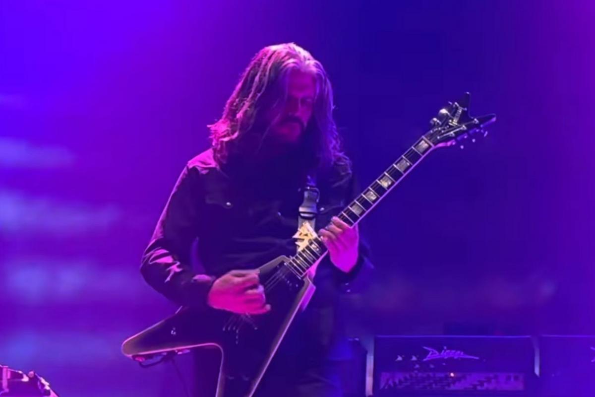 Fan Allegedly Collapses at Tool Show in Honolulu Fan Allegedly Collapses at Tool Show in Honolulu