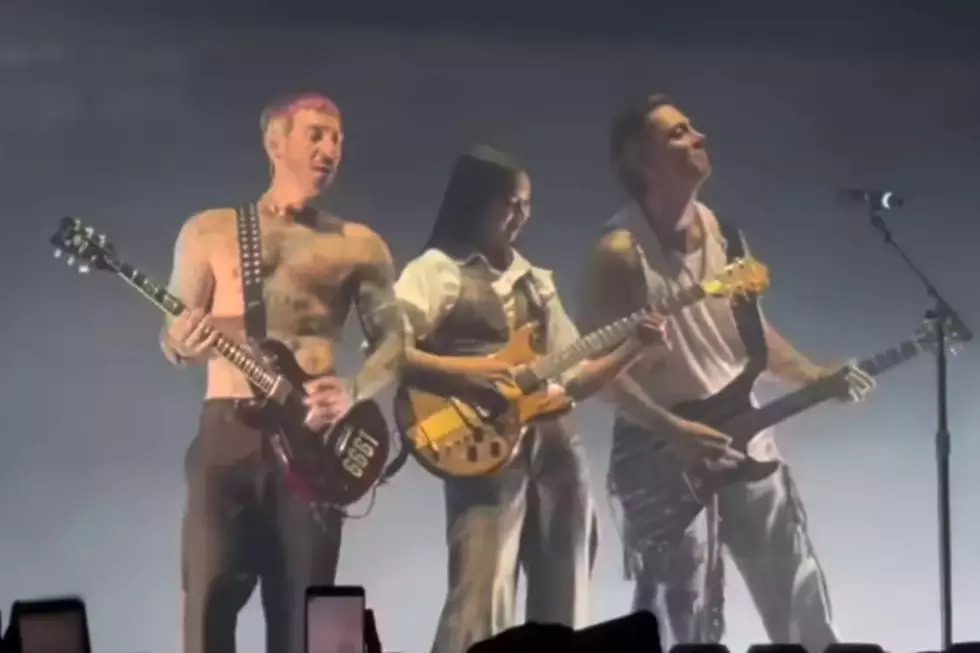 Teen ‘America’s Got Talent’ Winner Joins Major Rock Band Onstage in Singapore – See Videos