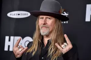 Alice in Chains&CloseCurlyQuote; Jerry Cantrell Posts Photo of New Haircut