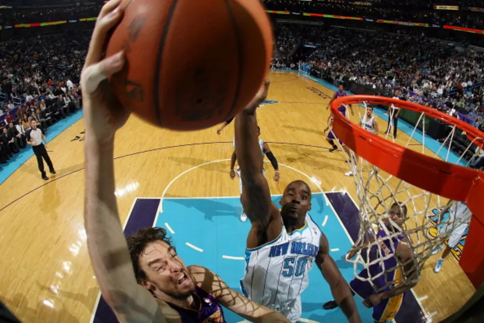 Hornets Fall To Lakers