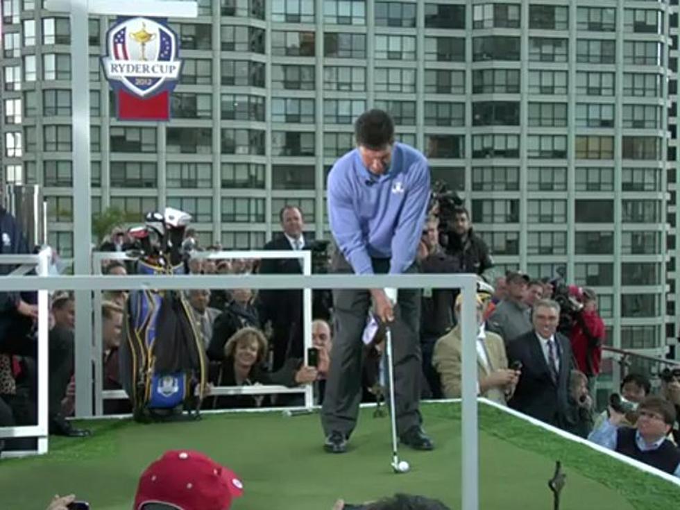 Pro Golfers Drive Balls From Top of Skyscraper [VIDEO]