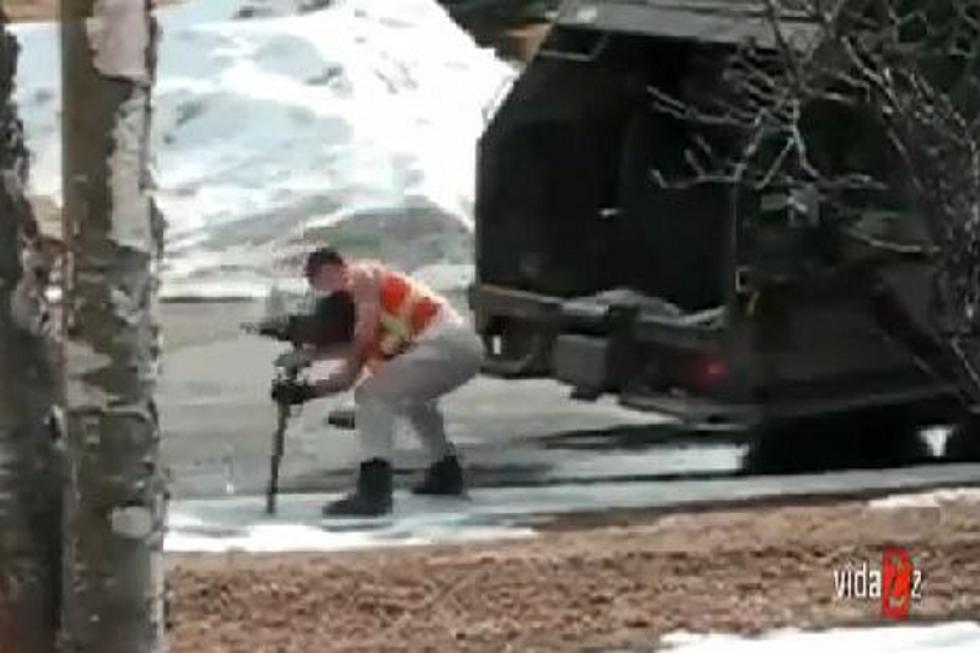 Angry Garbage Man Caught on Camera Destroying Mailbox