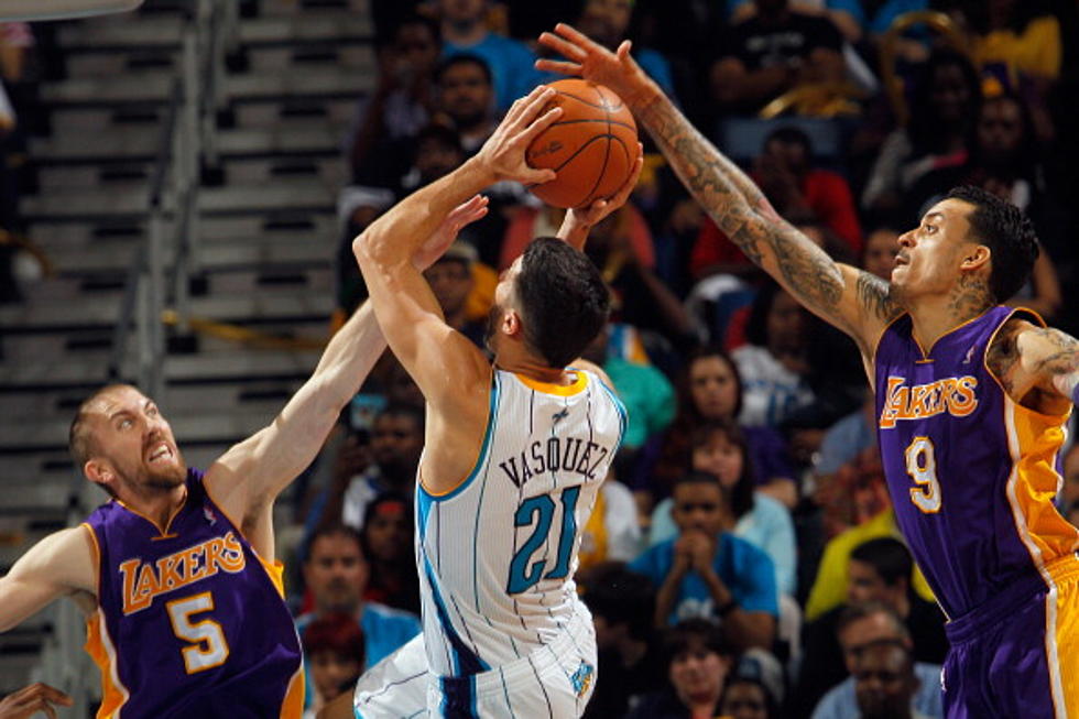 Lakers Squeak By Hornets 88-85
