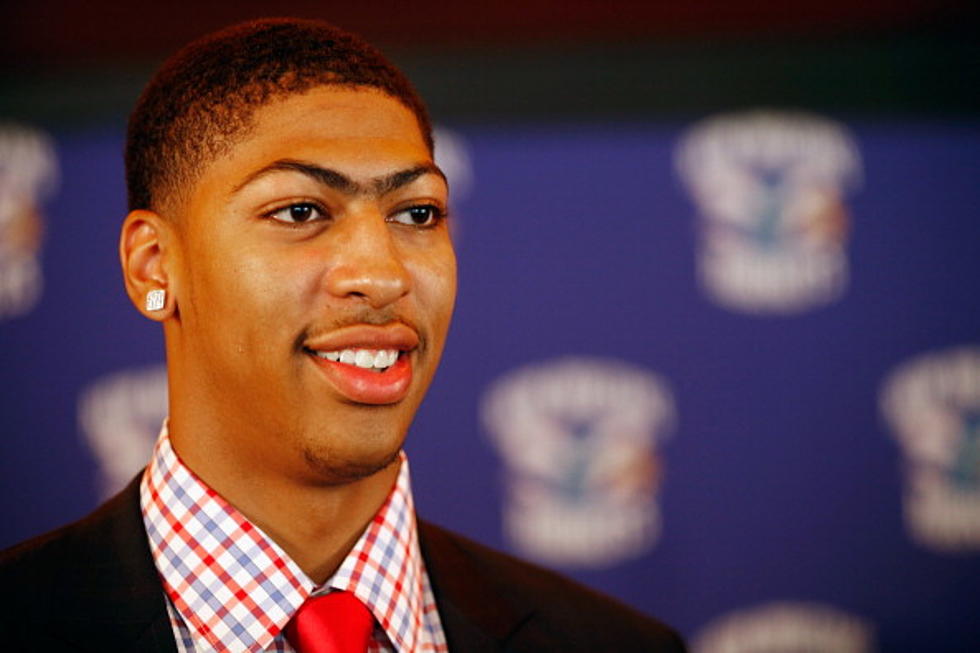 Anthony Davis Suffers Sprained Ankle