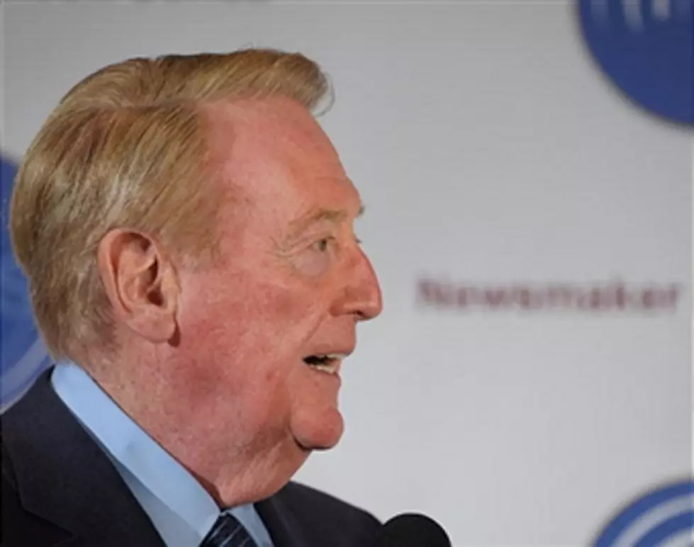 Dodgers’ Vin Scully “Translates” Argument on Field