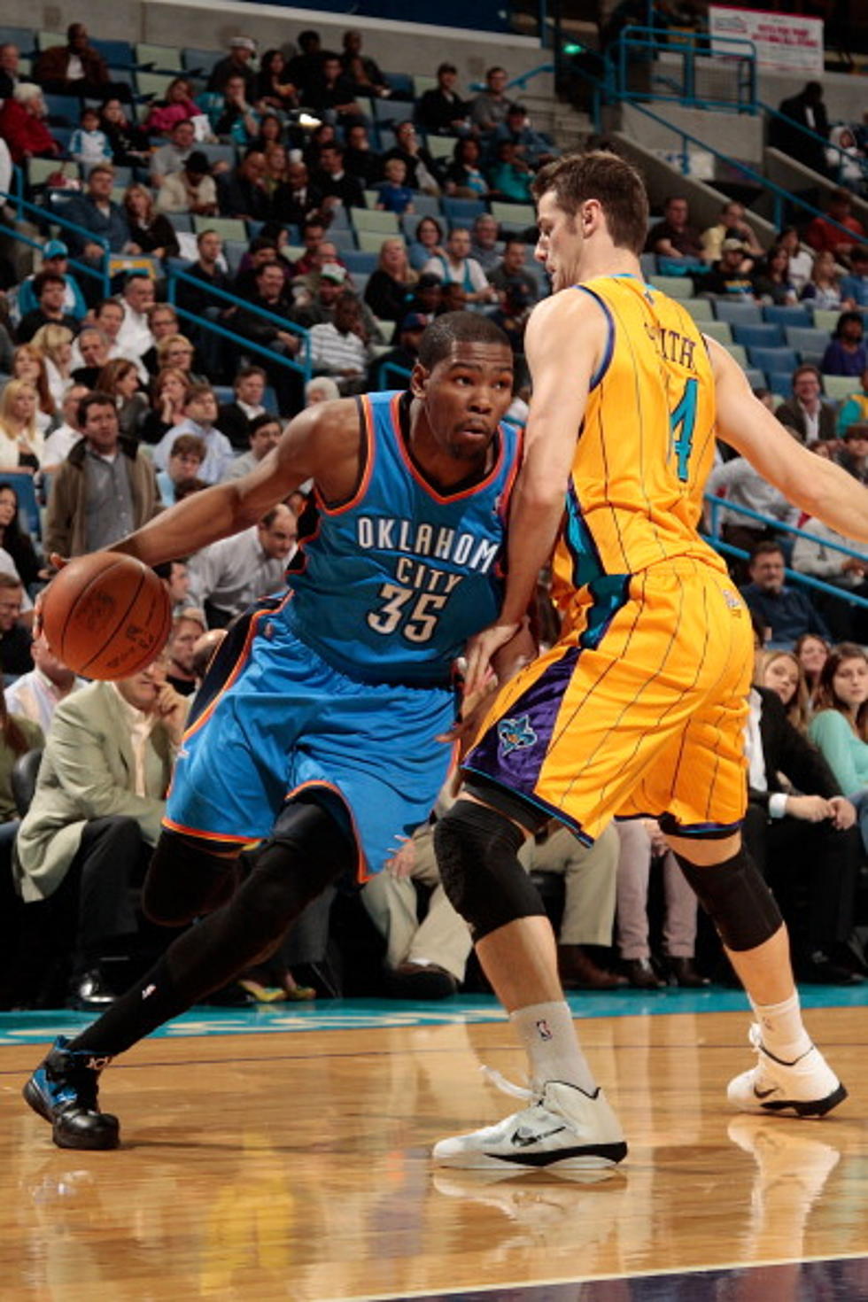 Thunder Trounce Hornets, Williams Shoulders Blame