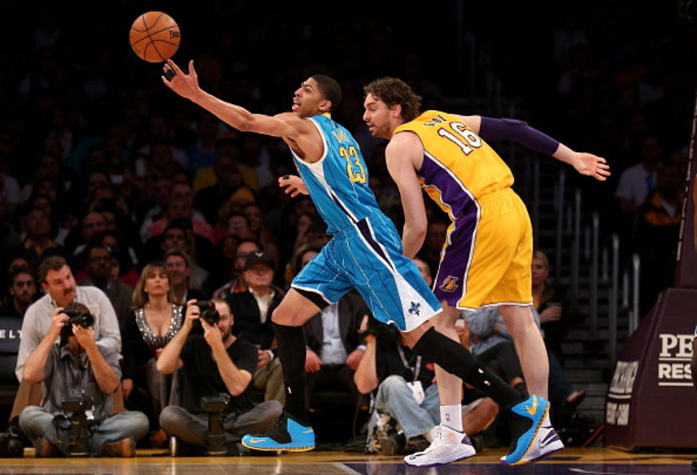 Hornets Late Rally Falls Short In Loss To Lakers