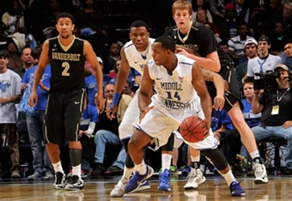Panthers Stun Middle Tennessee 61-57