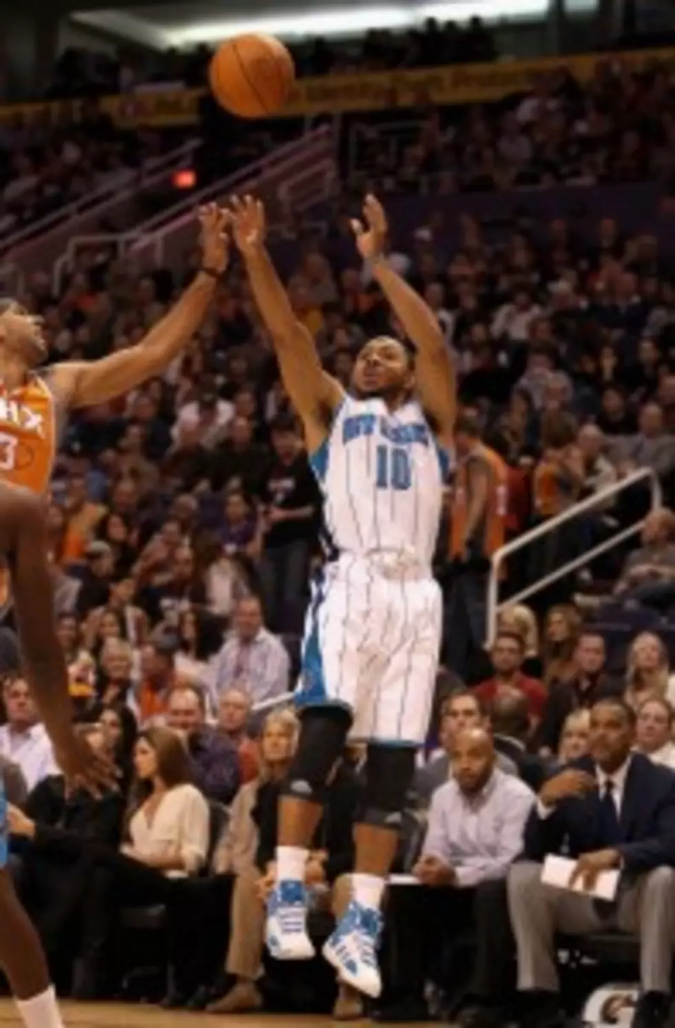 Hornets Surge Past Suns As Gordon Bounces Back From Benching