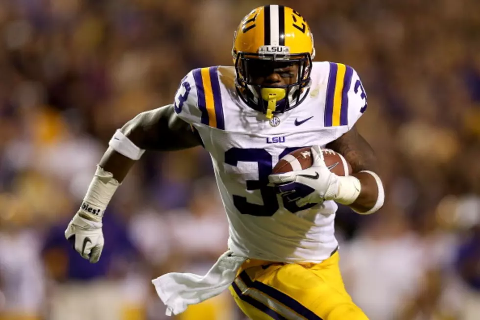 Video Of LSU’s Jeremy Hill Punching Man Released – (NSFW) VIDEO