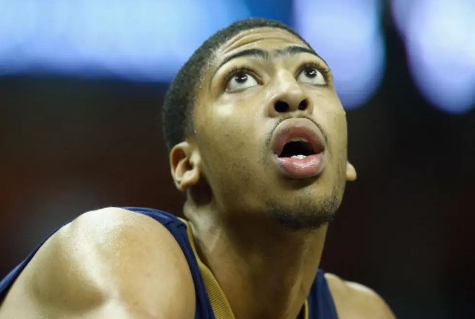 Anthony Davis Fractures Hand In Pelicans Win