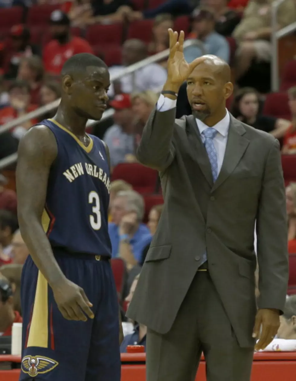 Pelicans Beat Hawks, Davis And Morrow Shine