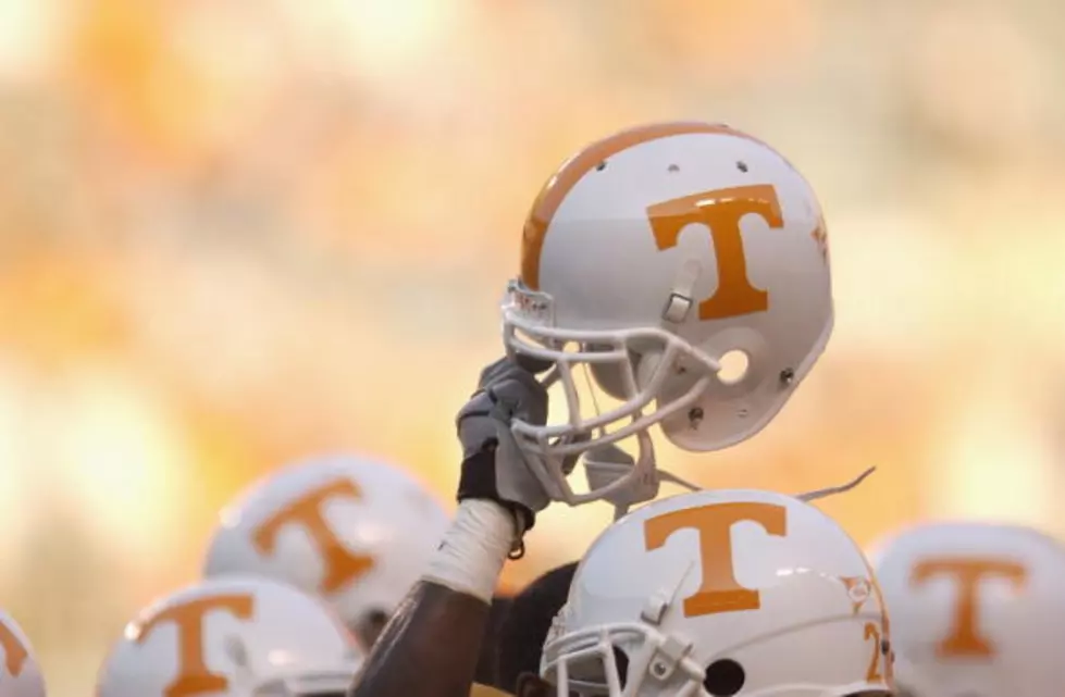 Time Lapse Of Tennessee Fans Checkering Neyland Stadium &#8211; VIDEO