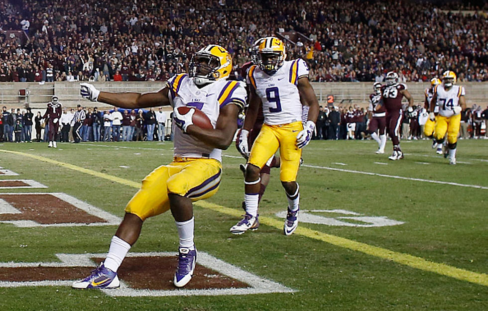 LSU Topples Texas A&M 23-17 Behind Rushing Attack