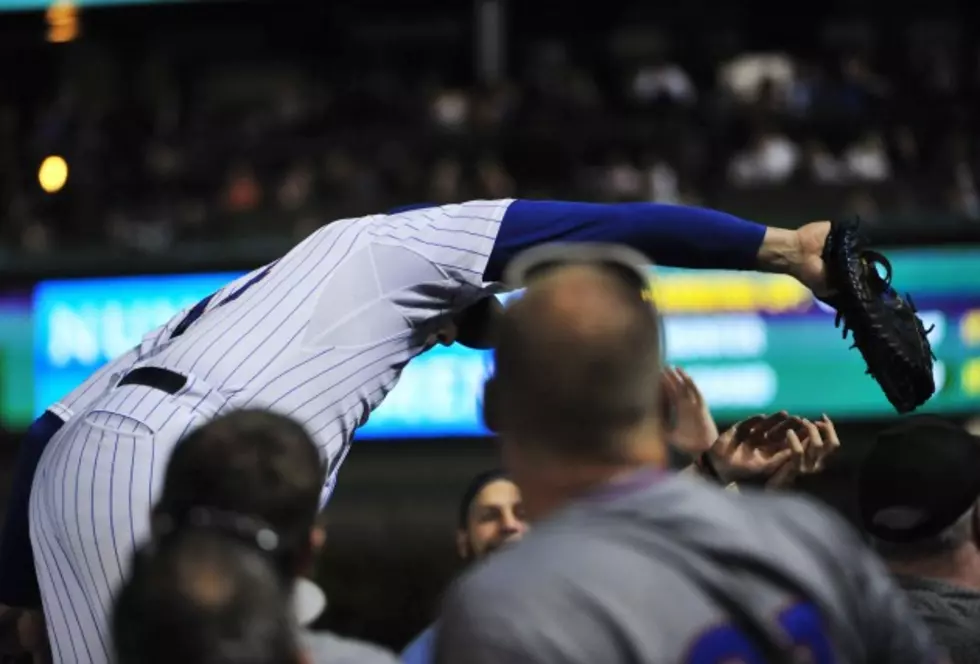 Anthony Rizzo Makes Terrific Catch On Foul Popup &#8211; VIDEO