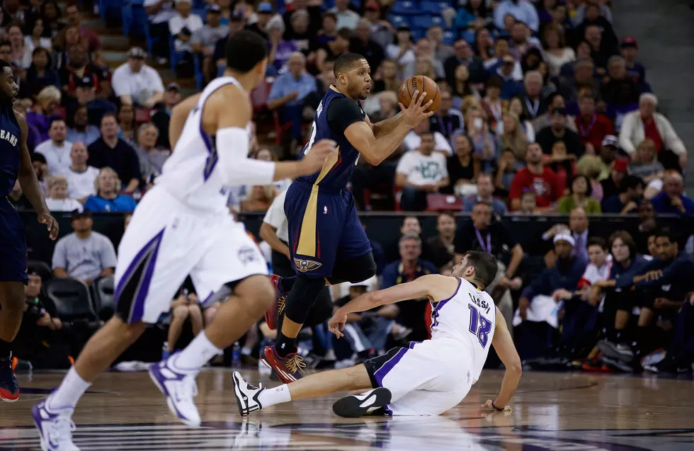 Pelicans Topple Kings As Davis Returns