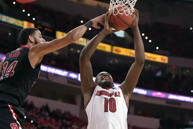 Louisville&#8217;s Jaylen Johnson Has Free Throw Come Up Woefully Short &#8211; VIDEO