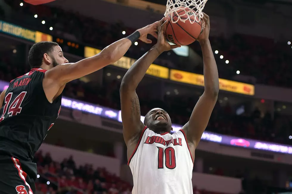 Louisville’s Jaylen Johnson Has Free Throw Come Up Woefully Short – VIDEO