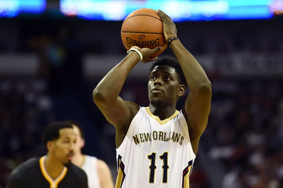 Holiday’s Late Heroics Lead Pelicans Past Nets