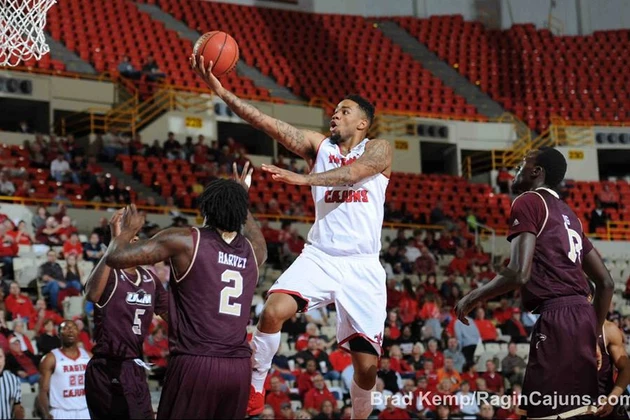 Cajuns Outlast Warhawks in Overtime, 72-65