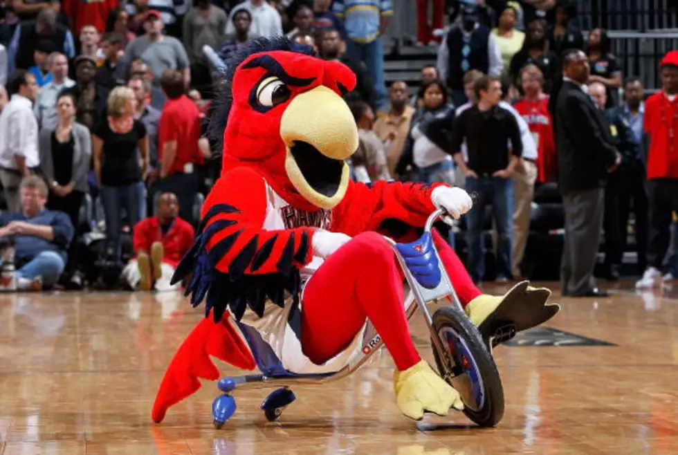 Hawks Mascot Can&#8217;t Make The Jump, Pain Ensues [Video]