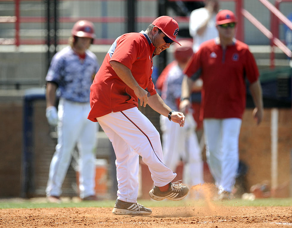 Cajuns Score Early, Win Series Against Jags, 6-3