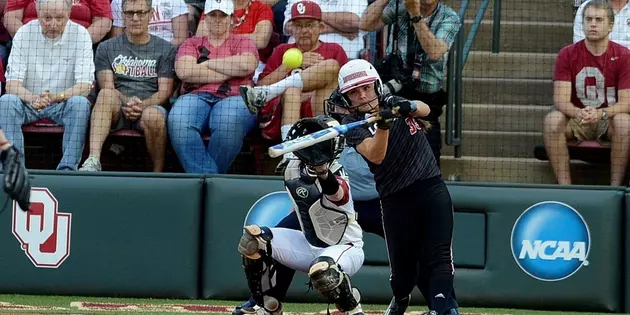 UL Softball Falls To Oklahoma, 7-6, Season Ends