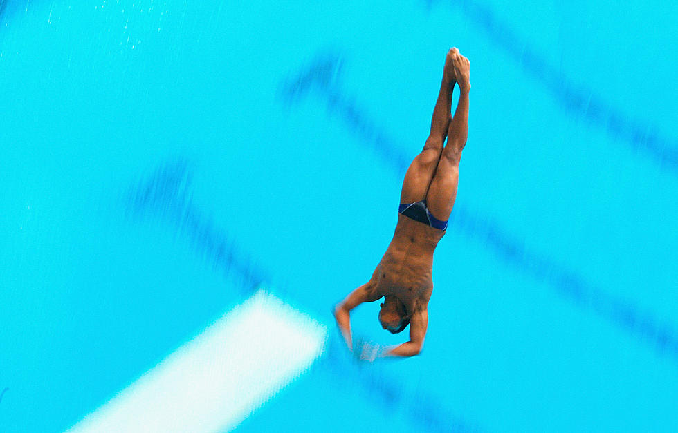 Malaysian Diver With Belly Flop Dive – VIDEO