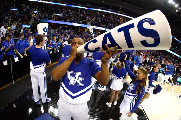 Kentucky Basketball Fans Get Married While Waiting To Buy Tickets To The First Practice &#8211; VIDEO