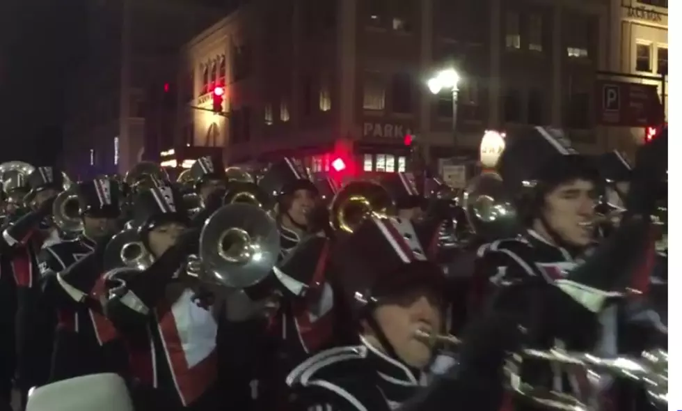 2016 Ragin&#8217; Cajun New Orleans Bowl Second Line Parade [Video]