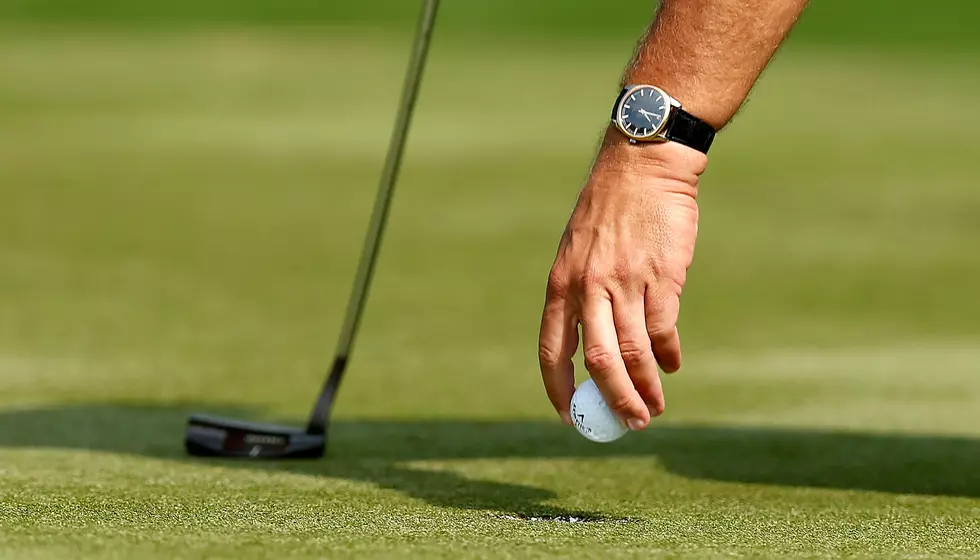 Golfer Doesn’t Realize He Made A Hole-In-One – VIDEO