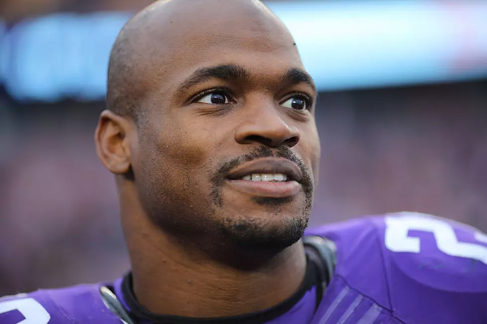 Report: Saints Closing In On Deal With RB Adrian Peterson