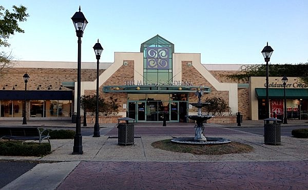 New Clothing Store To Take Over Old Brookstone in Acadiana Mall