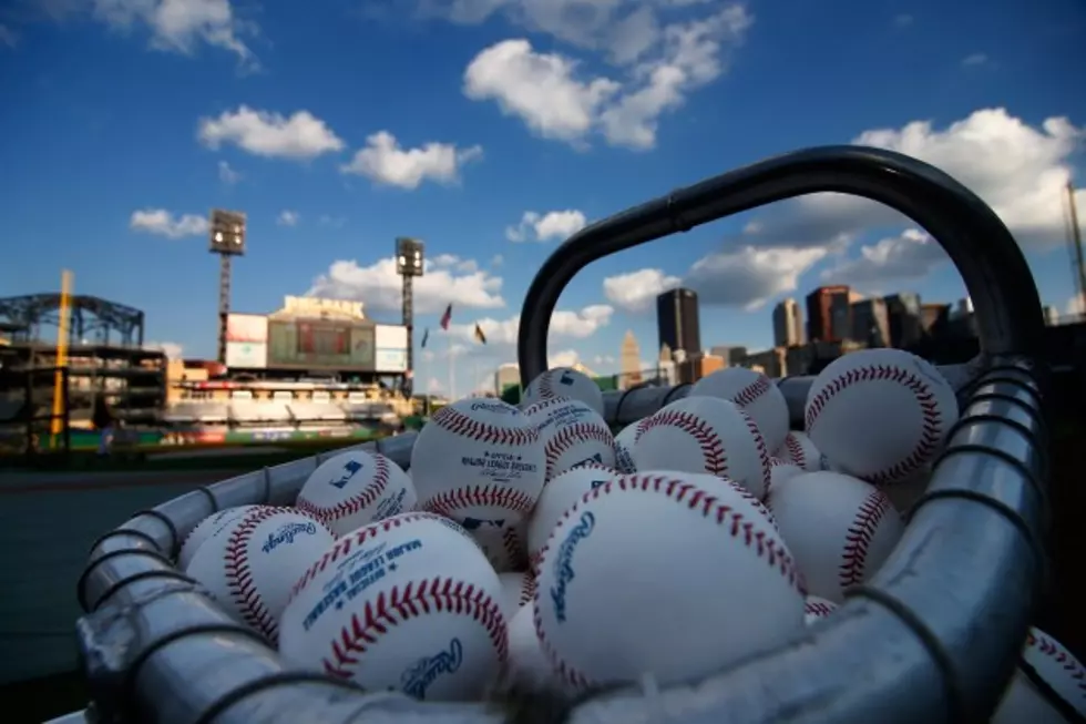 Female Sportscaster Makes History in the Baseball Radio Booth