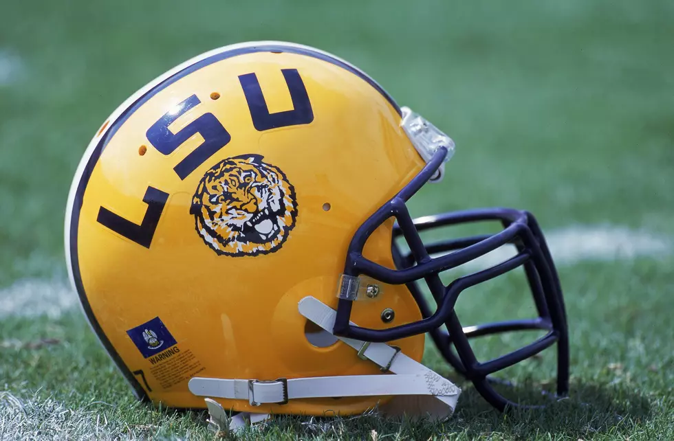 LSU Fight Song With Christmas Lights – VIDEO