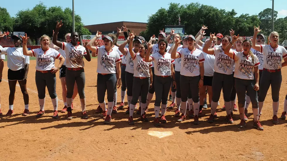 UL Softball Sings Fight Song As They Head To Conference Tourney