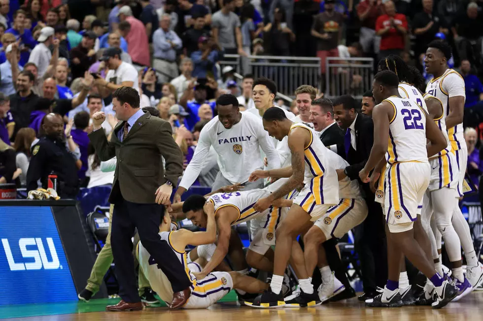 Waters Sweet Scoop Shot Lifts LSU to Sweet Sixteen