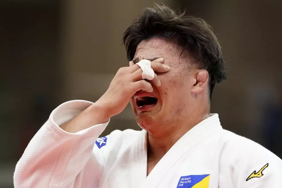 Judo Competitor Disqualified For Dumb Mistake [Video]