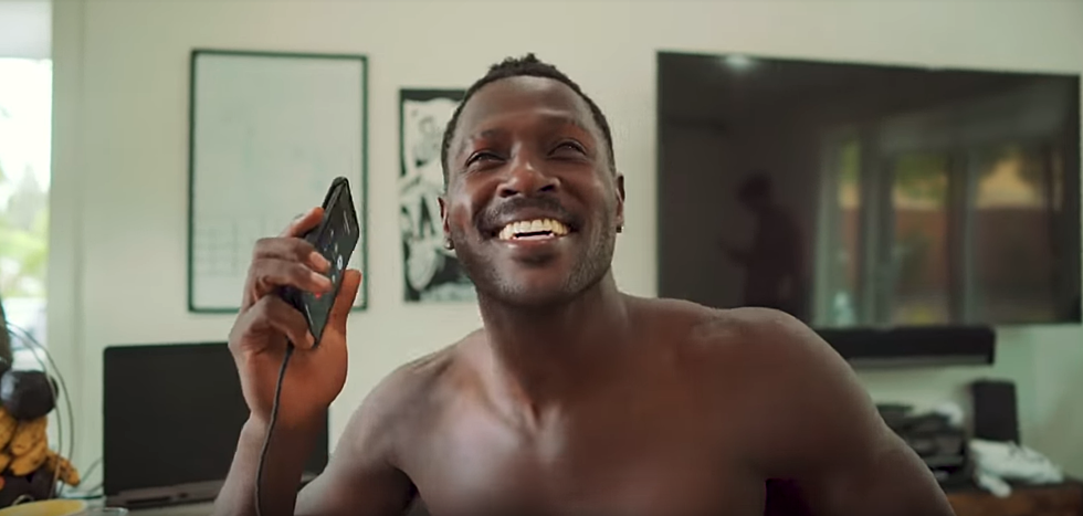 Patriots Sign Antonio Brown, Brown Has Big Celebration After Learning Of His Release From Oakland [Video]
