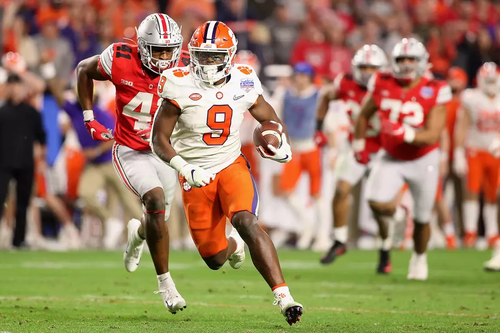 Clemson RB Travis Etienne&#8217;s Mother Claims Threats from LSU Fans