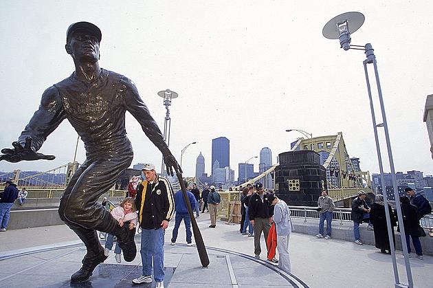 On This Day in Baseball: Roberto Clemente Inducted Into HOF